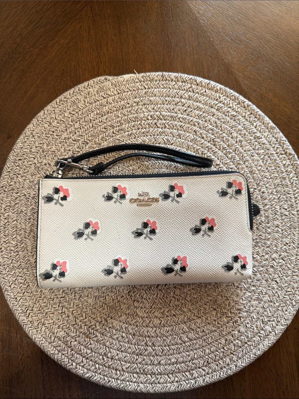 COACH White Floral Wristlet Wallet